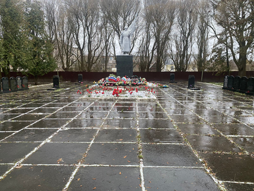 Братское захоронение рп. Локня